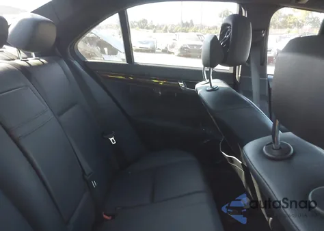 2010 Mercedes-Benz C 300 Luxury 4Matic/Sport 4Matic from USA, damaged, VIN WDDGF8BB7AR112940